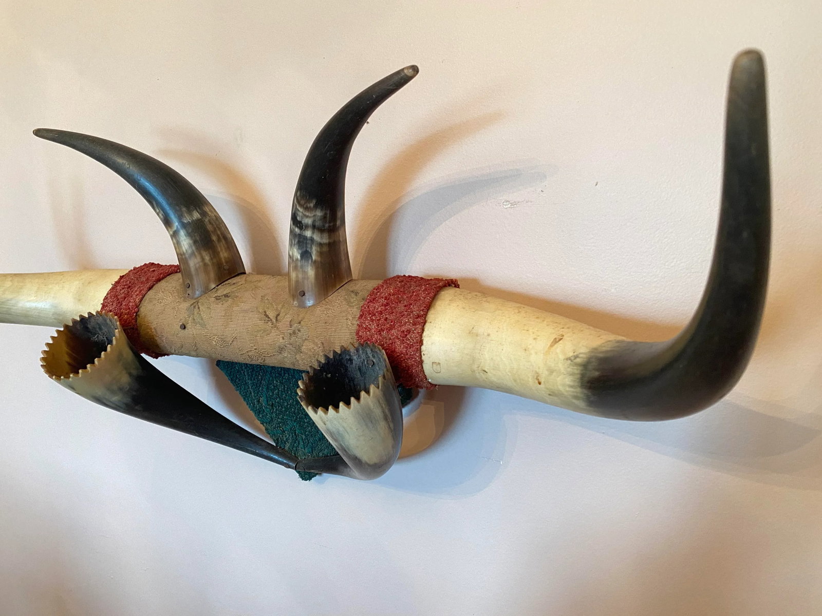 C. 1900 Cowboy Western 6 Steer Horn Wall Mount Coat Hat Rack With Candle Sconces - 4