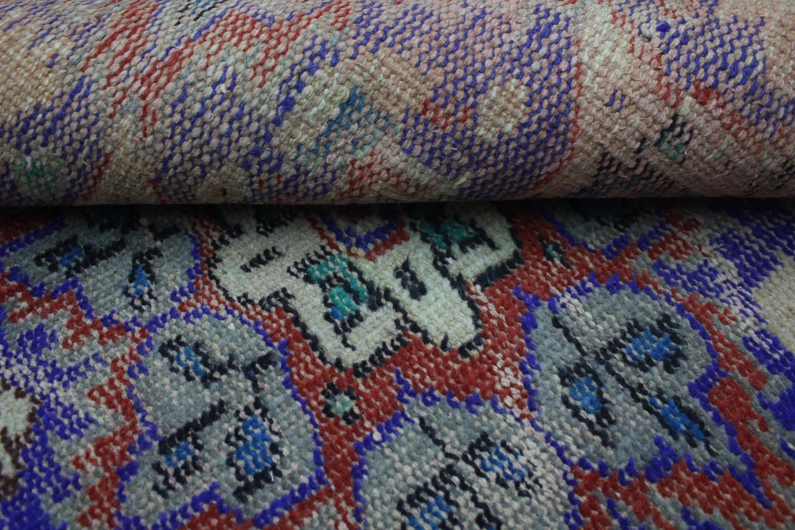 1980s Victorian Purple Medallion Rug - 11