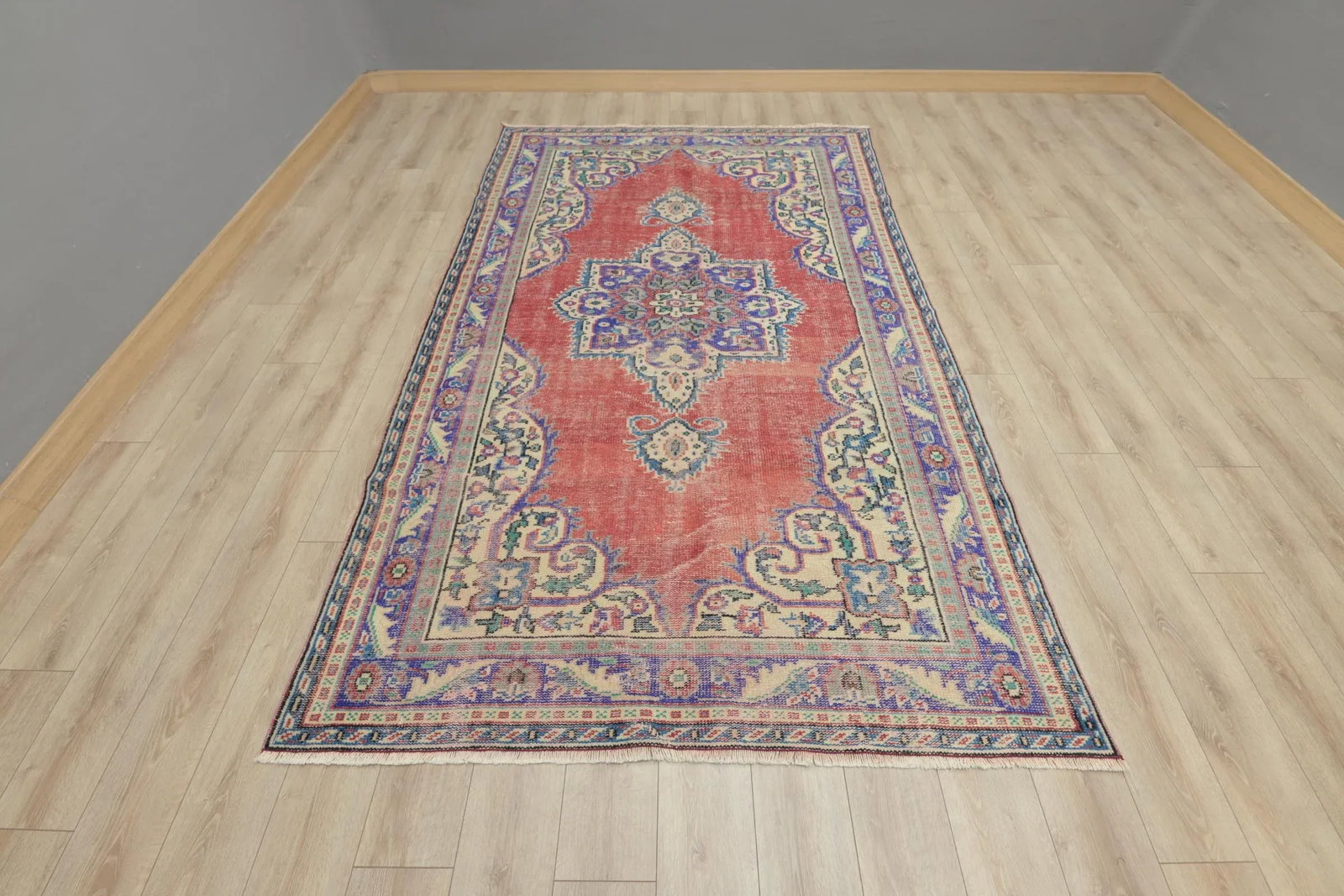 1980s Victorian Purple Medallion Rug - 13