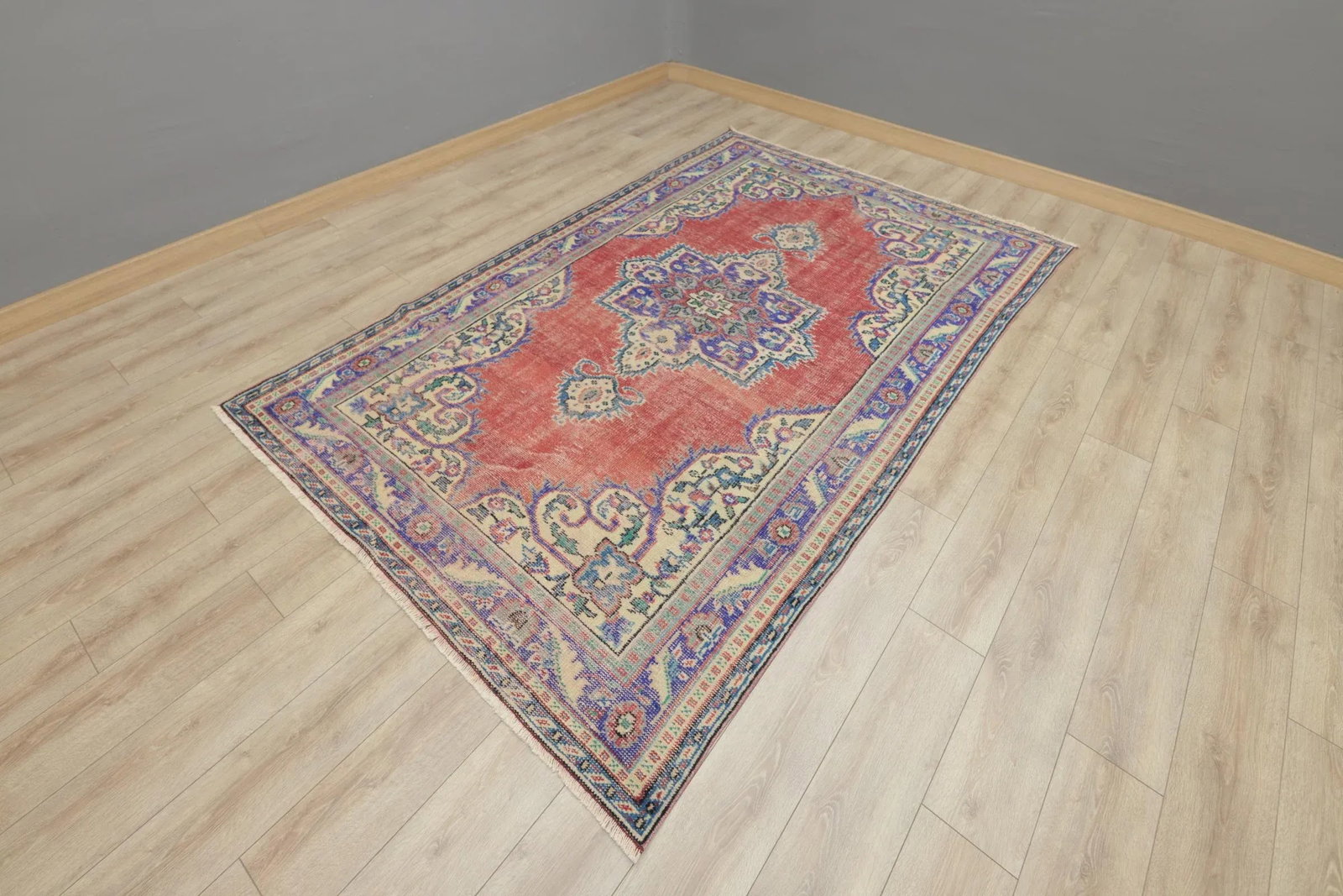 1980s Victorian Purple Medallion Rug - 3