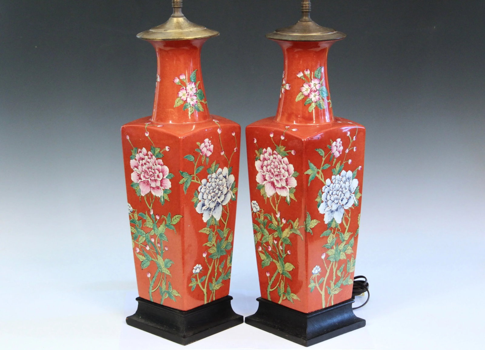 Pair 1970s Chinese Porcelain Chinoiserie Square Lamps Vase Famille Rouge - 3