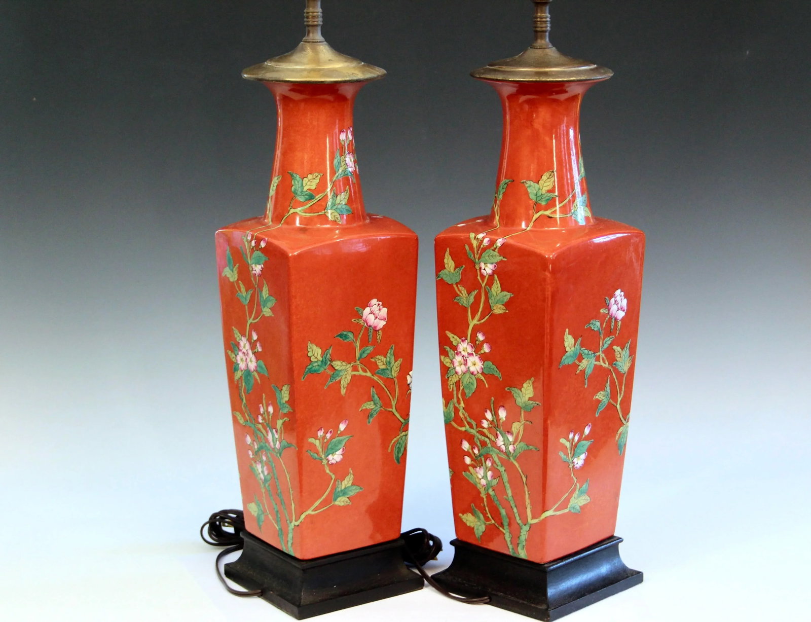 Pair 1970s Chinese Porcelain Chinoiserie Square Lamps Vase Famille Rouge - 4