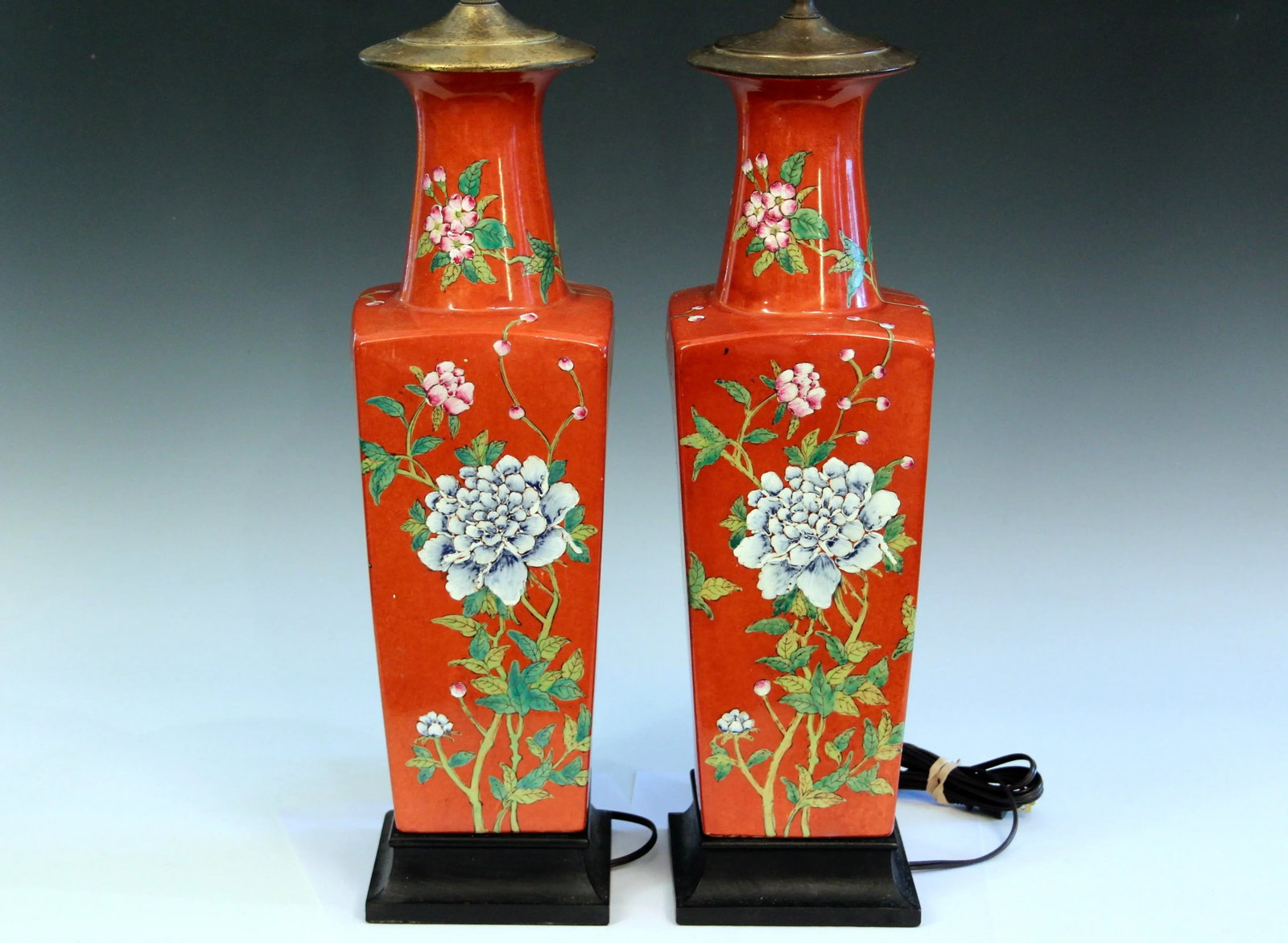 Pair 1970s Chinese Porcelain Chinoiserie Square Lamps Vase Famille Rouge - 5