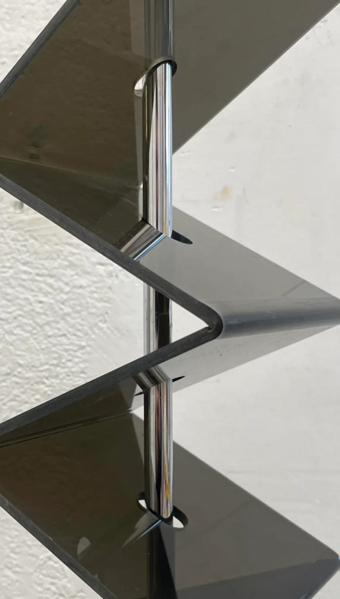 Vintage Smoke Gray Zig-Zag Plexi / Acrylic Table Lamp, Circa 1970s - 6