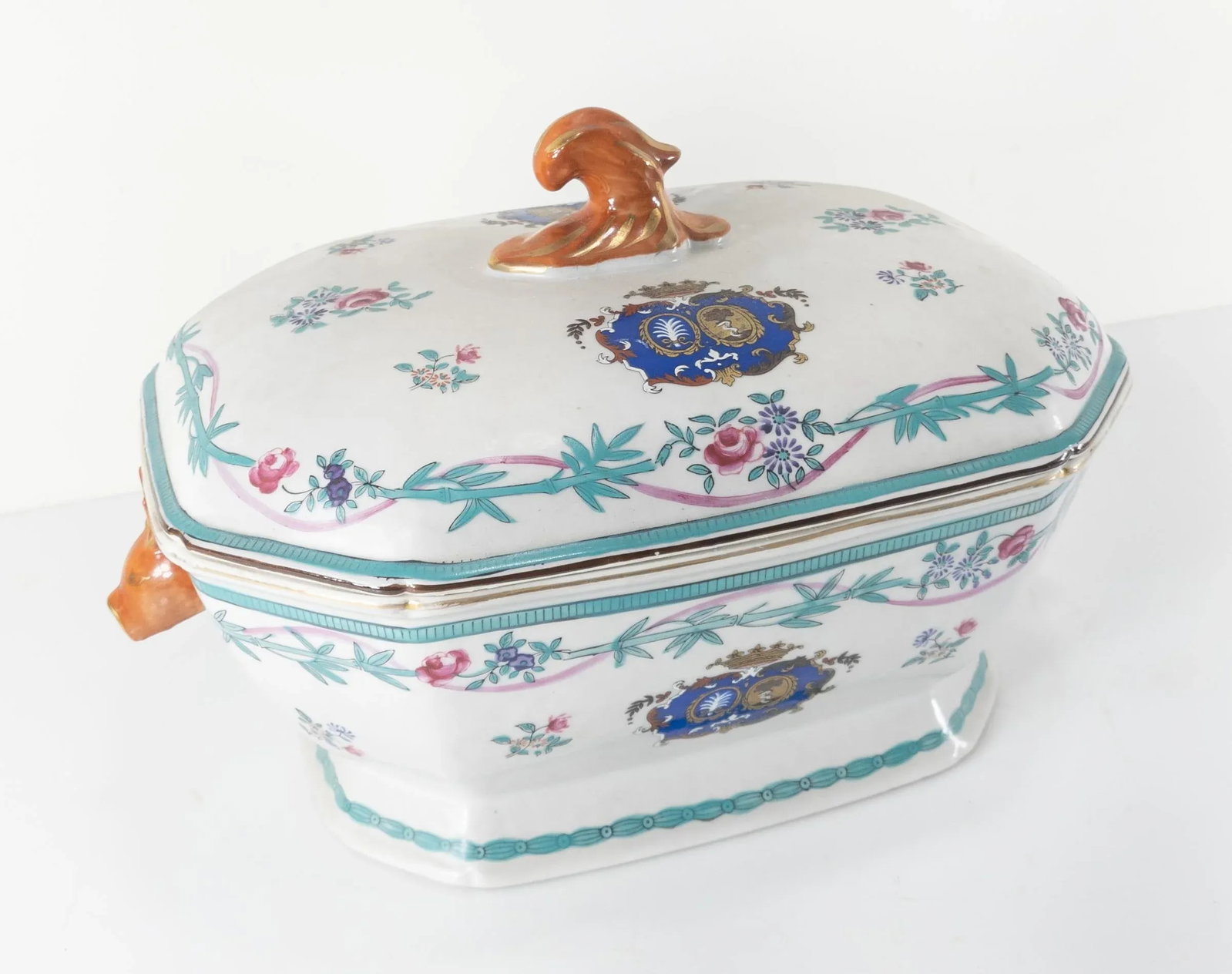 Contemporary Chinoiserie Chinese Export Famille Rose Tureen - 13