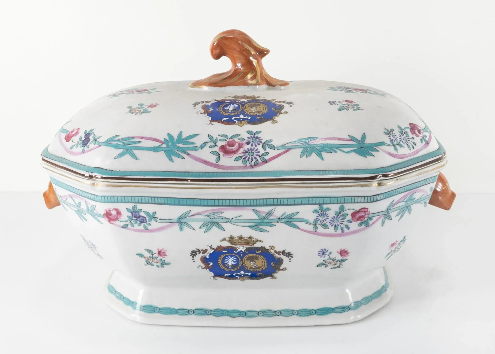Contemporary Chinoiserie Chinese Export Famille Rose Tureen - 2