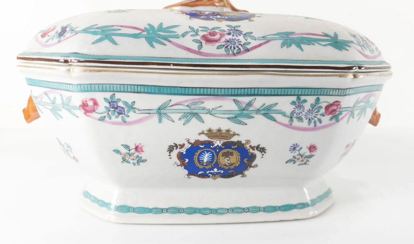 Contemporary Chinoiserie Chinese Export Famille Rose Tureen - 8