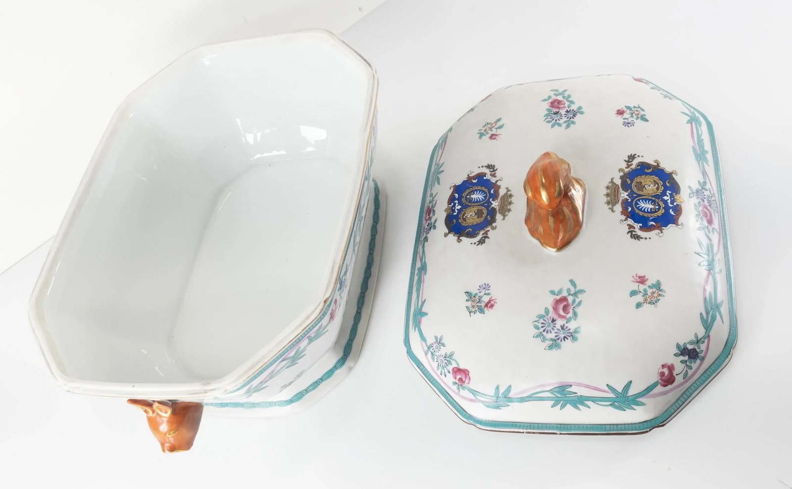 Contemporary Chinoiserie Chinese Export Famille Rose Tureen - 9
