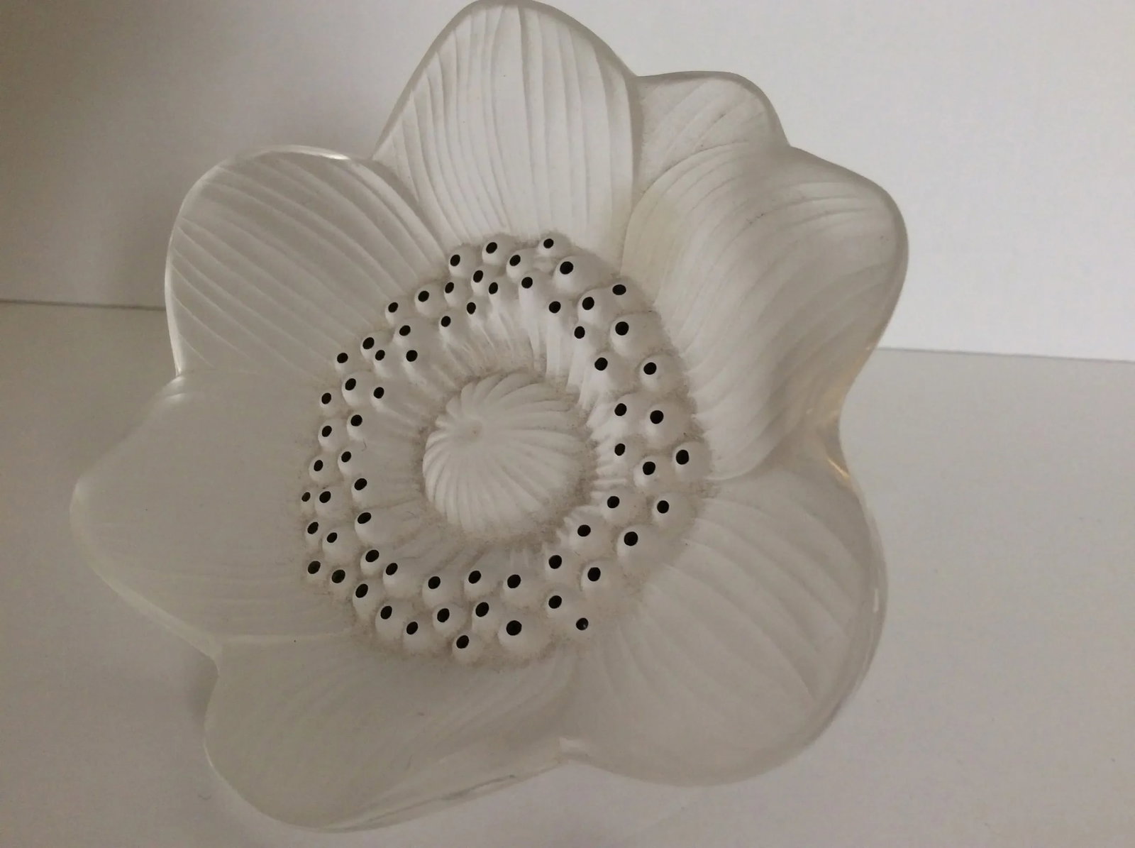 1990s Lalique Anemone Frosted Crystal Paperweight - 3