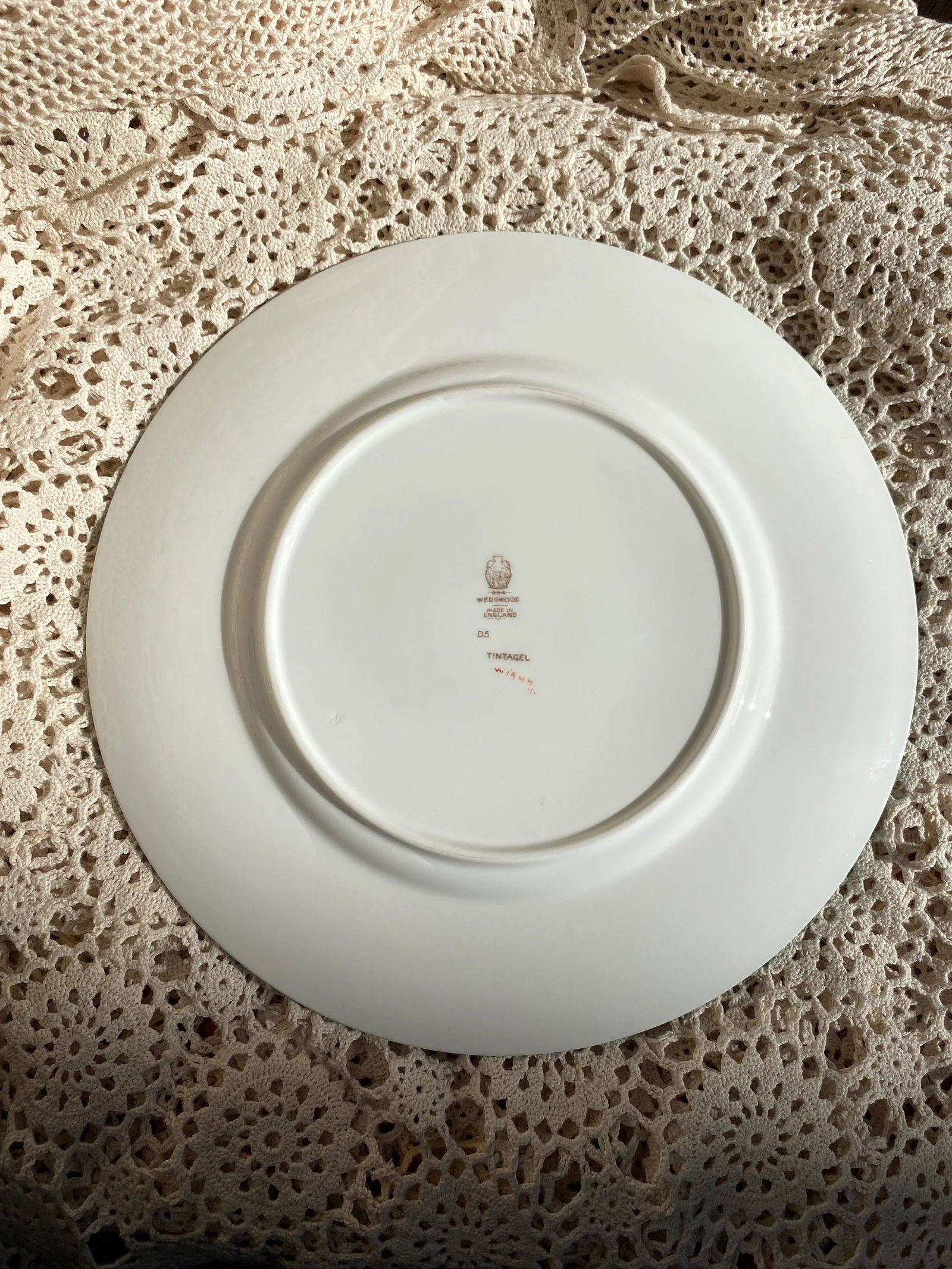 Antique Wedgwood Tintagel Dinner Plates- Set of 8 - 6