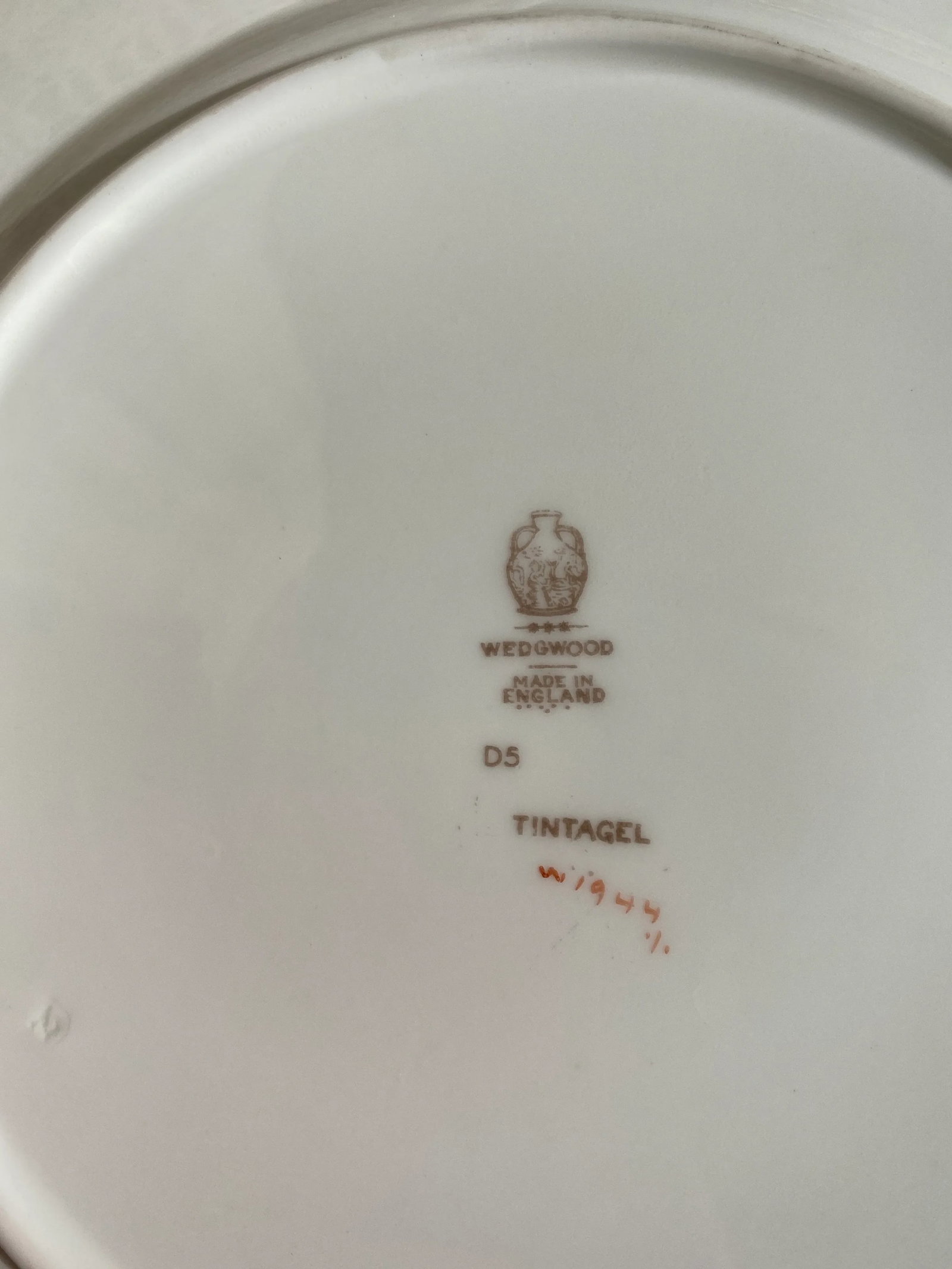 Antique Wedgwood Tintagel Dinner Plates- Set of 8 - 7