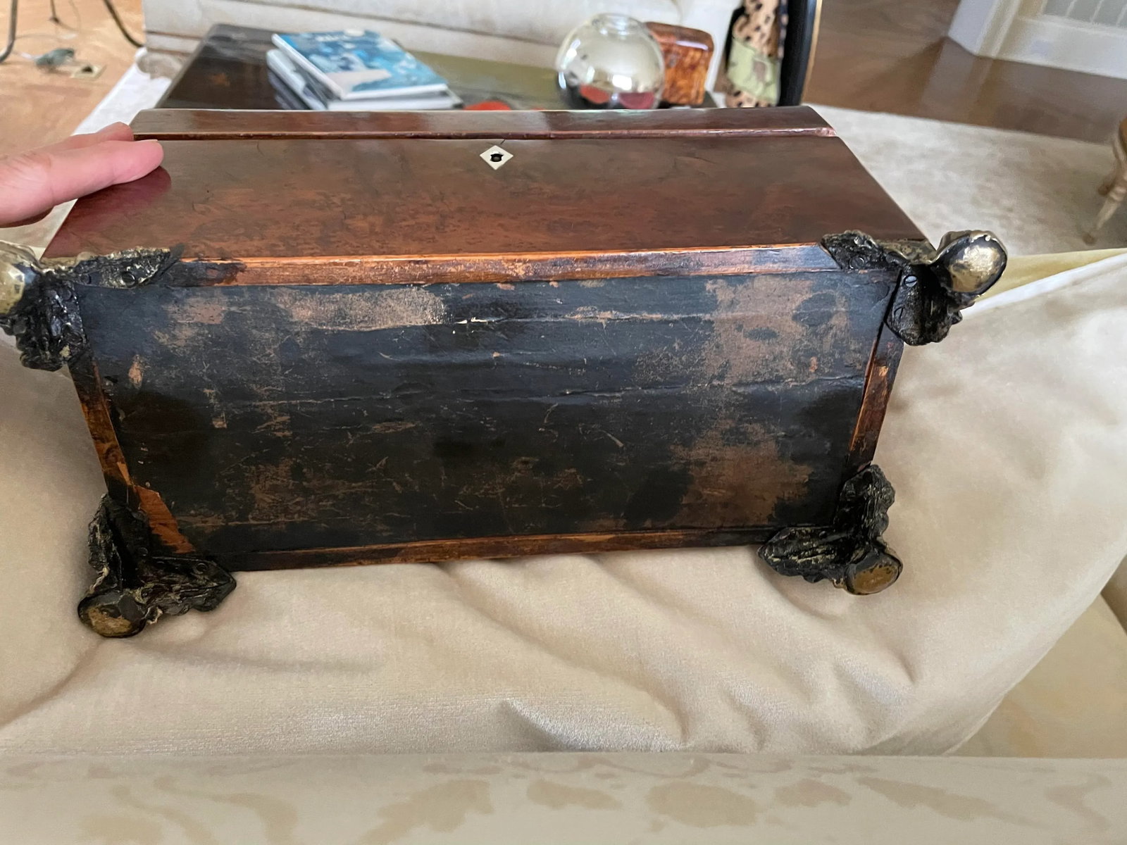 Antique Regency Yew Burled Footed Tea Caddy - 7