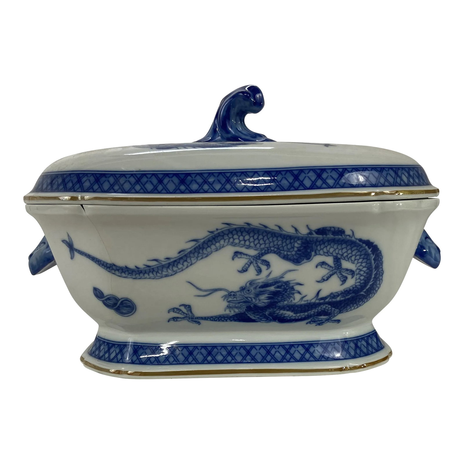 Mottahedeh Canton Tureen With Lid: Mottahedeh octagonal shaped soup tureen with lid and handles. Hand decorated with blue Canton style decoration. Condition: Alterations: Original Condition Unaltered Imperfections: Some Imperfections