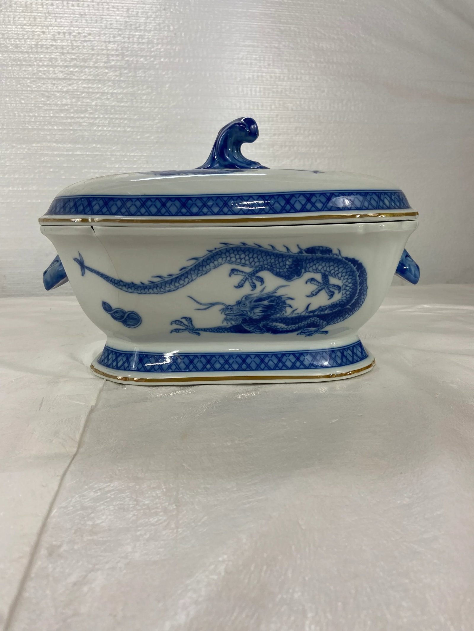Mottahedeh Canton Tureen With Lid - 9