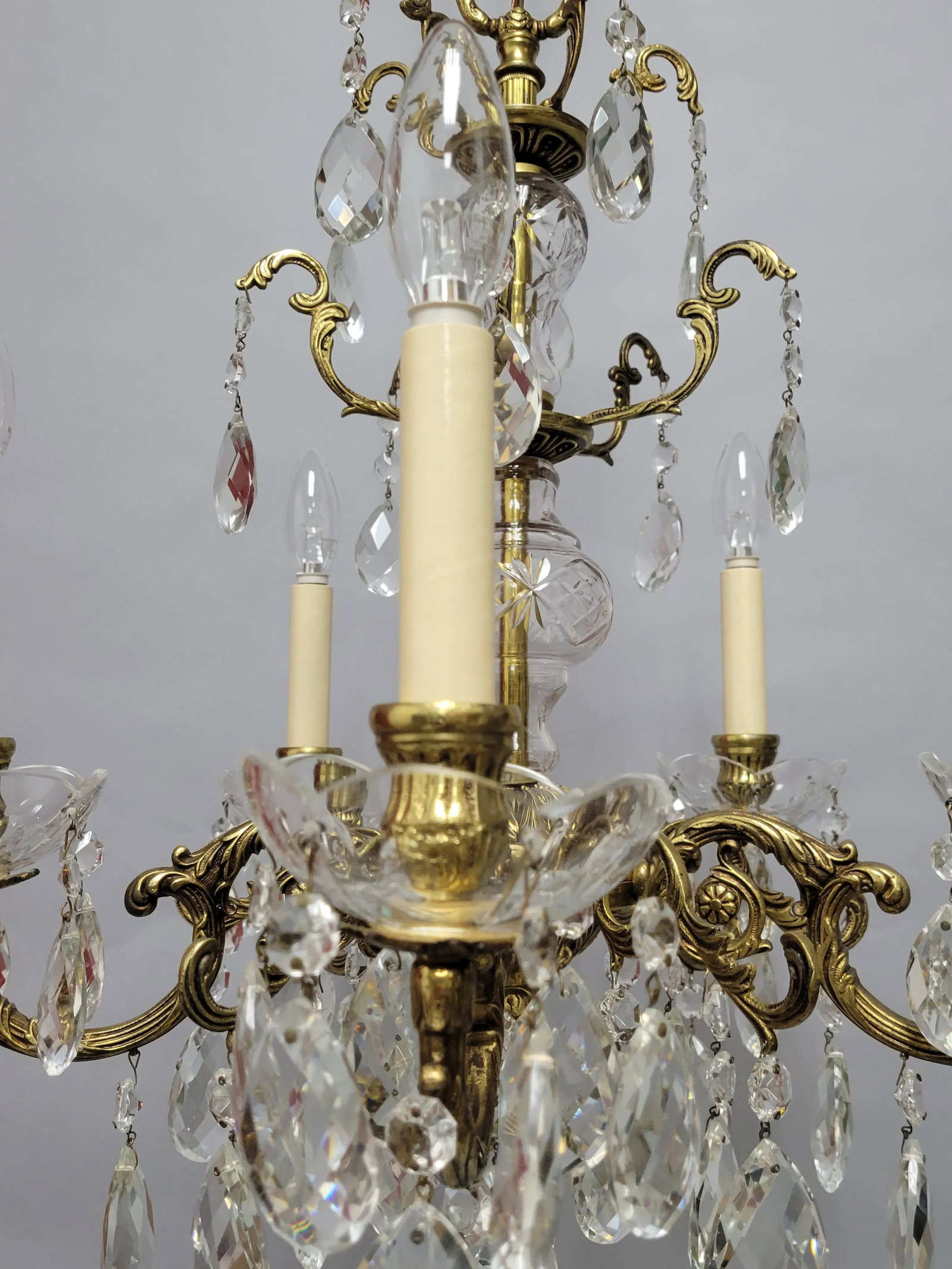 Mid 20th Century Cast Brass & Crystal Chandelier - 10