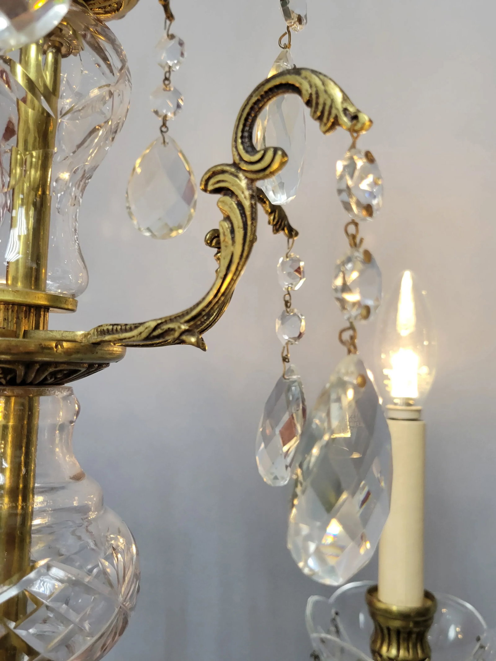 Mid 20th Century Cast Brass & Crystal Chandelier - 11