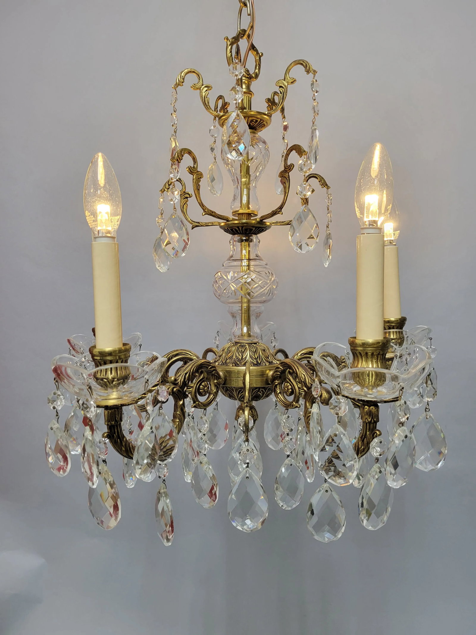 Mid 20th Century Cast Brass & Crystal Chandelier - 2