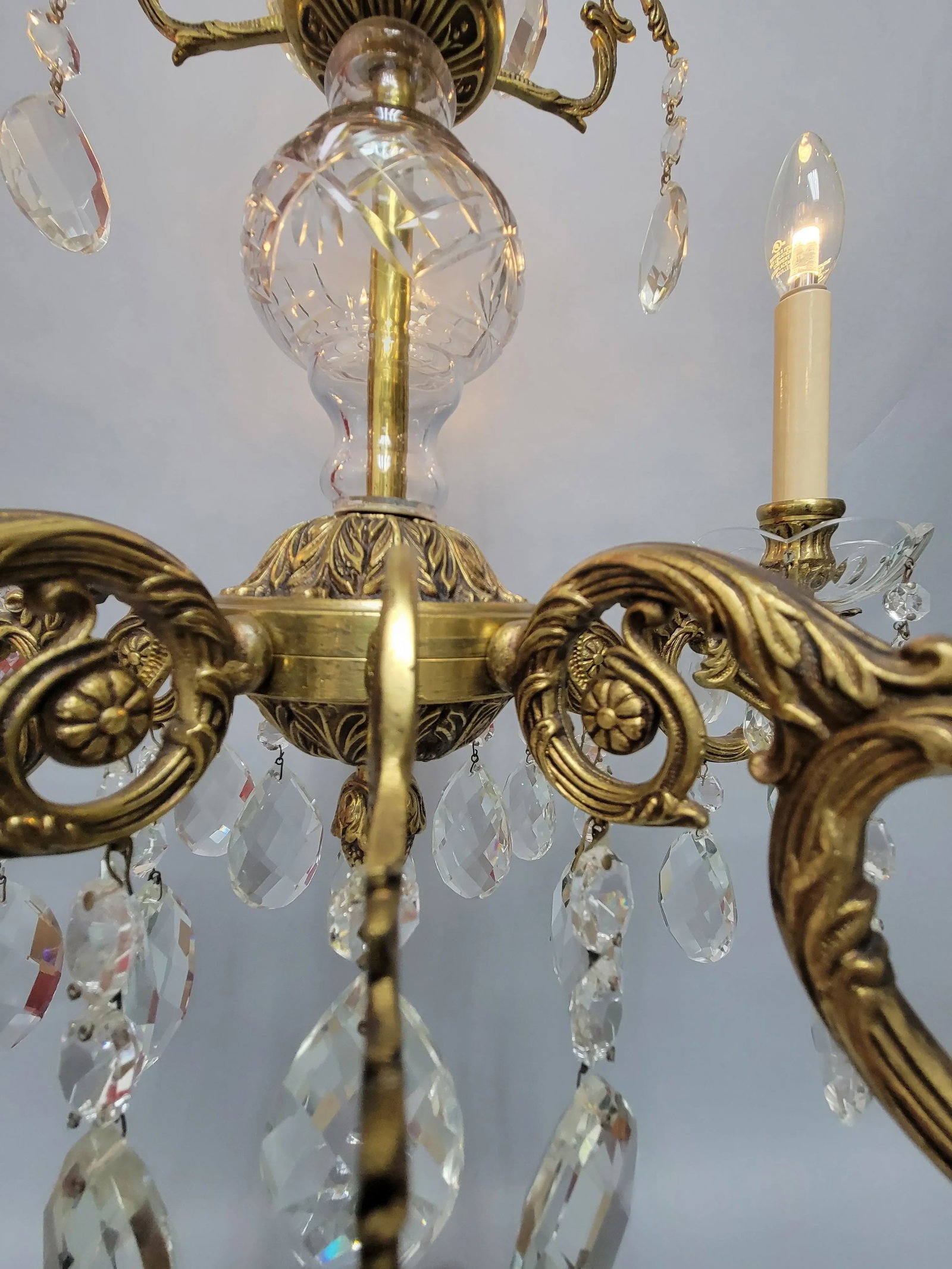 Mid 20th Century Cast Brass & Crystal Chandelier - 5