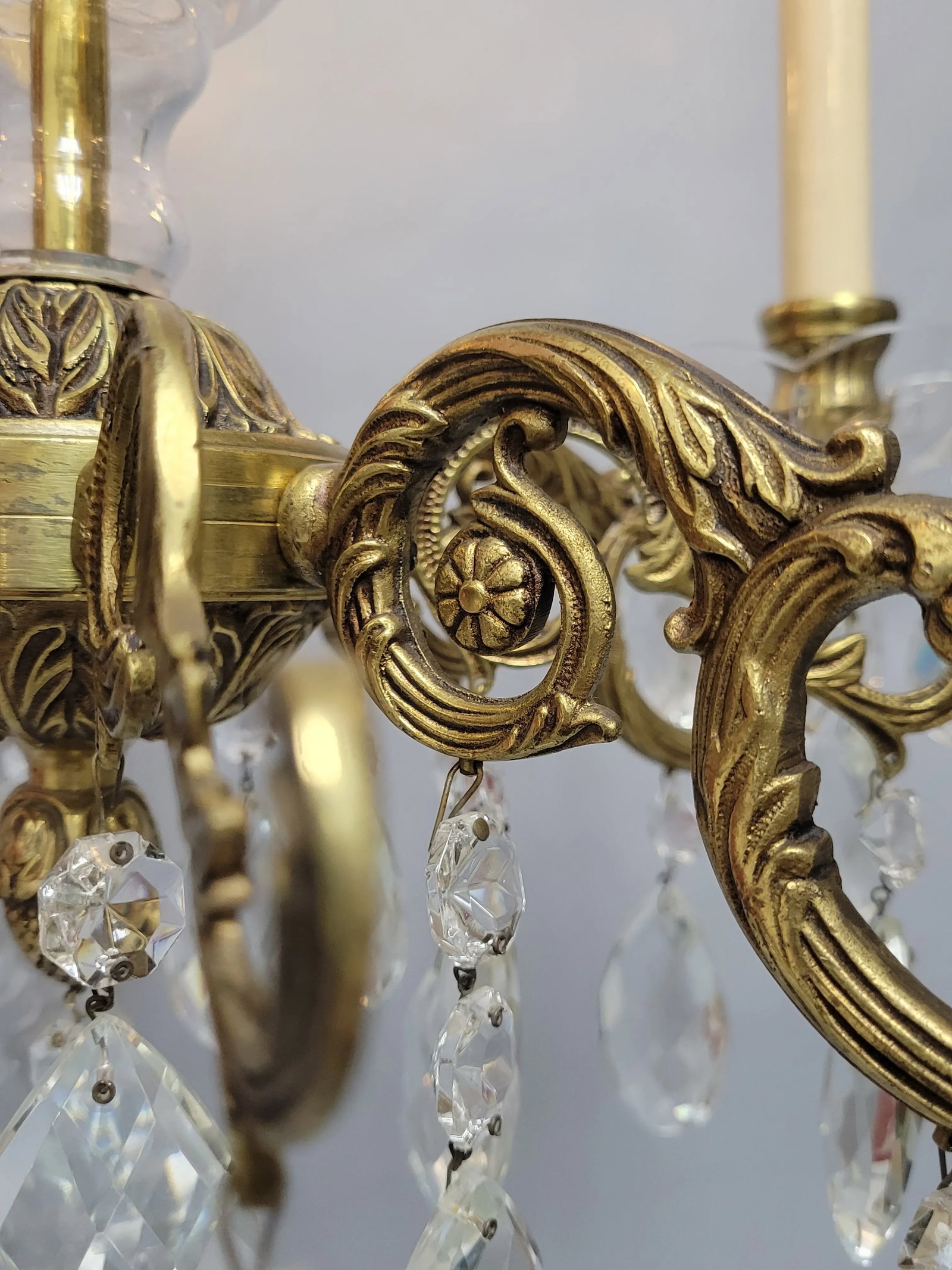 Mid 20th Century Cast Brass & Crystal Chandelier - 6