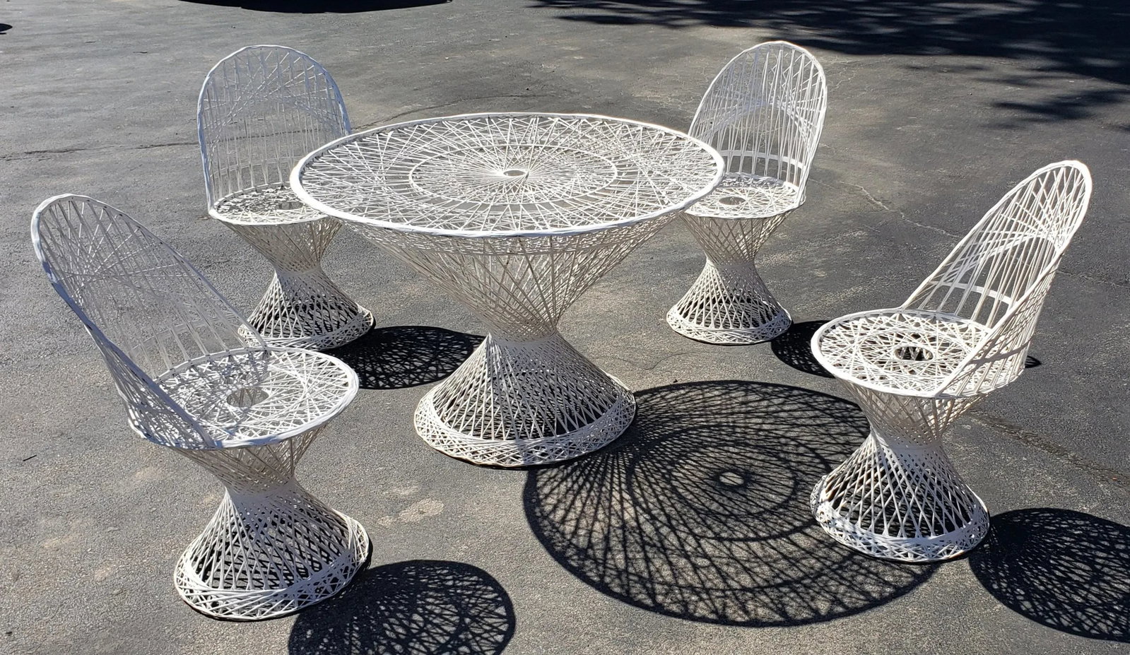 1960s Russell Woodard Spun Fiberglass Patio Set - 8