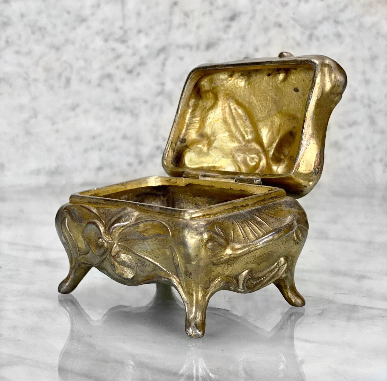 Vintage Art Nouveau Gold Gilded Cast Metal Trinket Dresser Box - 5