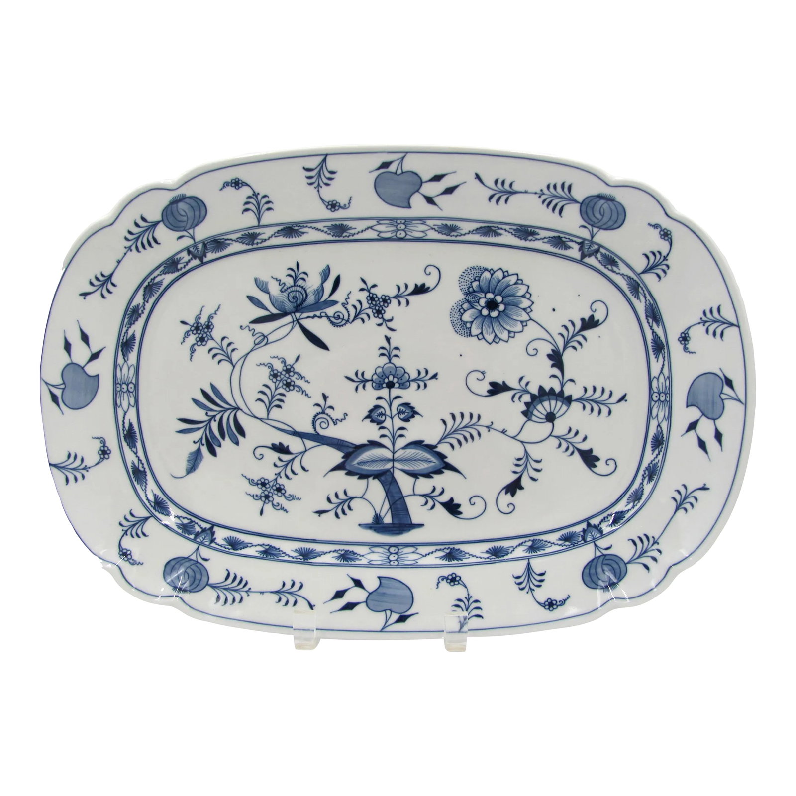 17" Antique German Chinoiserie Meissen Oven and Porcelain Manufactory (Carl Teichert) Rectangular Bl: Designed after Meissen's Blue Onion Zwiebelmuster pattern. Produced by the Meissen Oven and Porcelain Manufactory owned by Carl Teichert, Meissen, Germany 1882-1929 A hard to find shape and size No