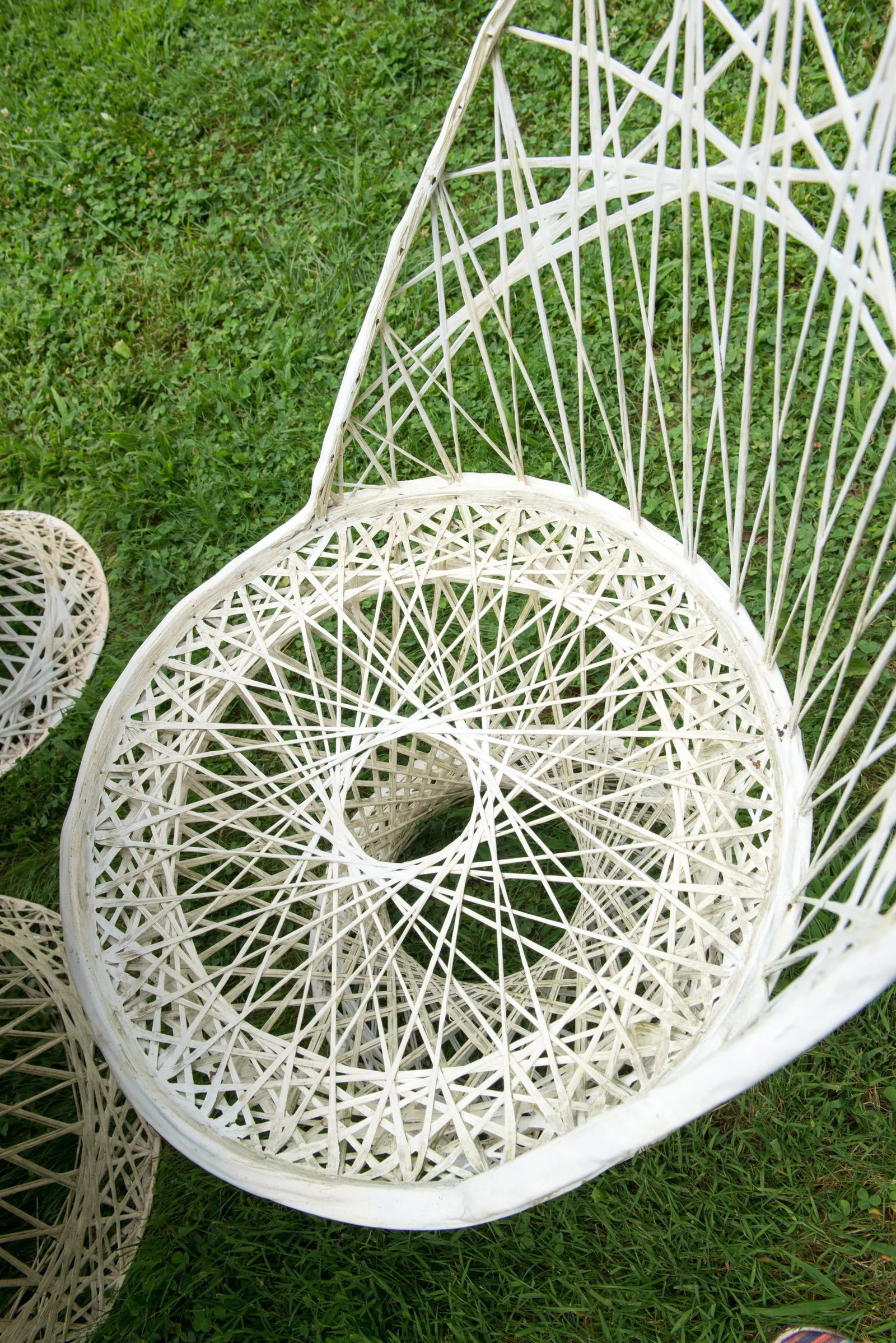 1960s Russell Woodard Four Chairs & Round Table of Spun Fiberglass - Set of 5 - 10