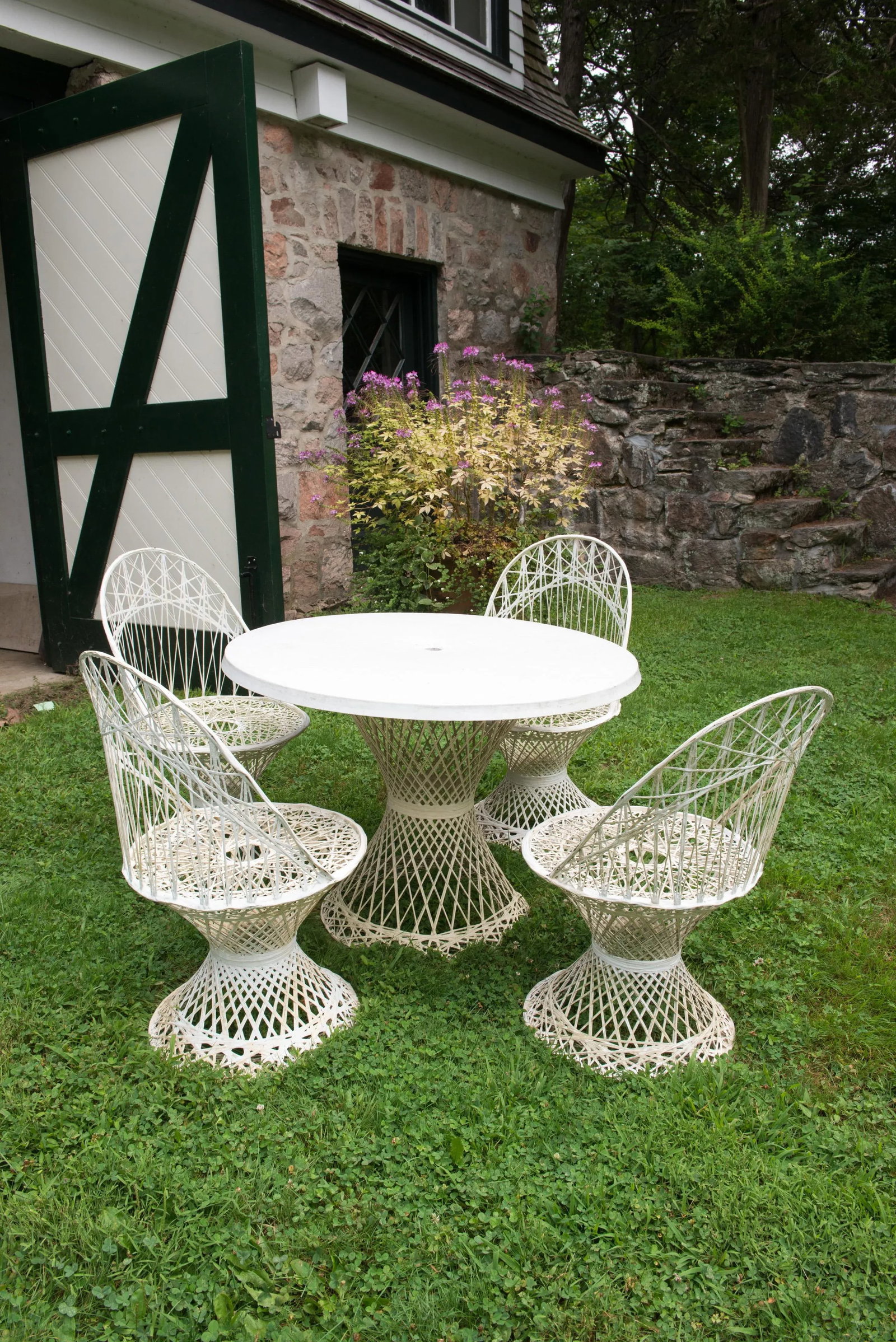 1960s Russell Woodard Four Chairs & Round Table of Spun Fiberglass - Set of 5 - 5