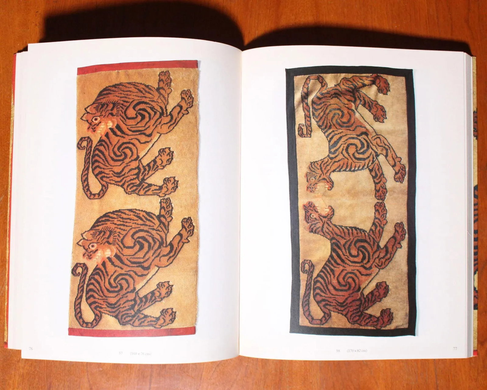 (1988) the Tiger Rugs of Tibet Mimi Lipton Thames and Hudson Out of Print Coffee Table Book - 4