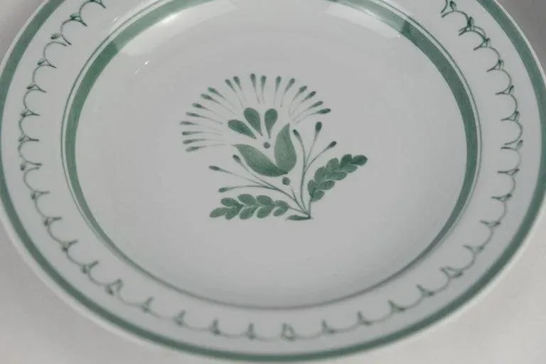 Green Thistle Dinner Plates, Arabia of Finland - Set of 14 - 3
