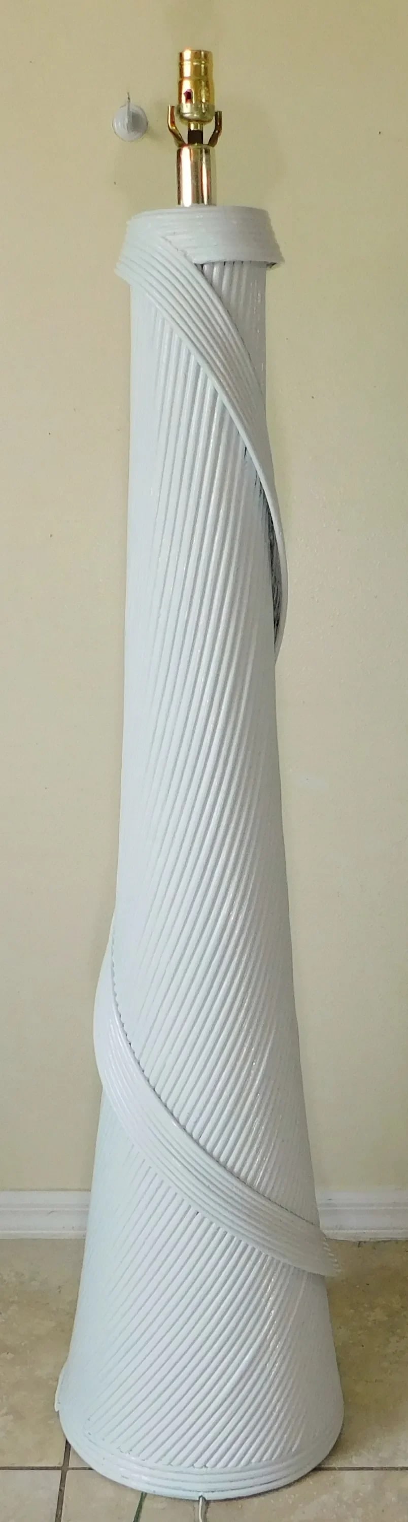 Vintage Betty Cobonpue Style White Pencil Reed Sculptural Floor Lamp With Shade - 11