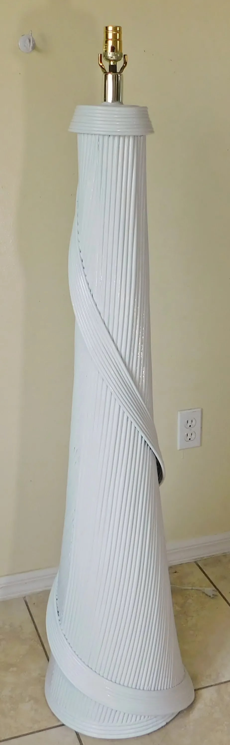 Vintage Betty Cobonpue Style White Pencil Reed Sculptural Floor Lamp With Shade - 7