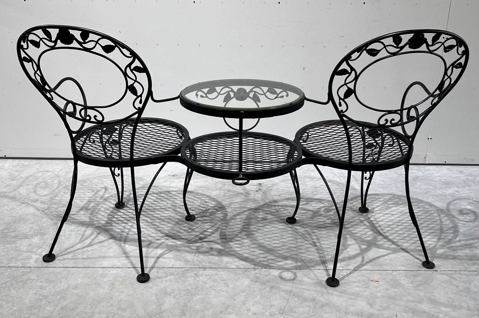 Woodard Furniture Tete-A-Tete Wrought Iron Outdoor Chantilly Rose Tete a Tete Chair Bench Loveseat - 4