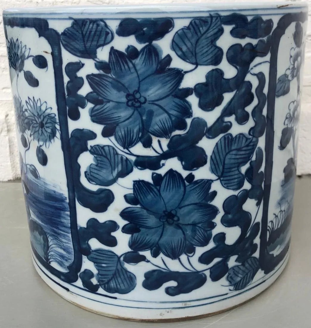 Chinoiserie Planter With Bird in Window Motif - 4