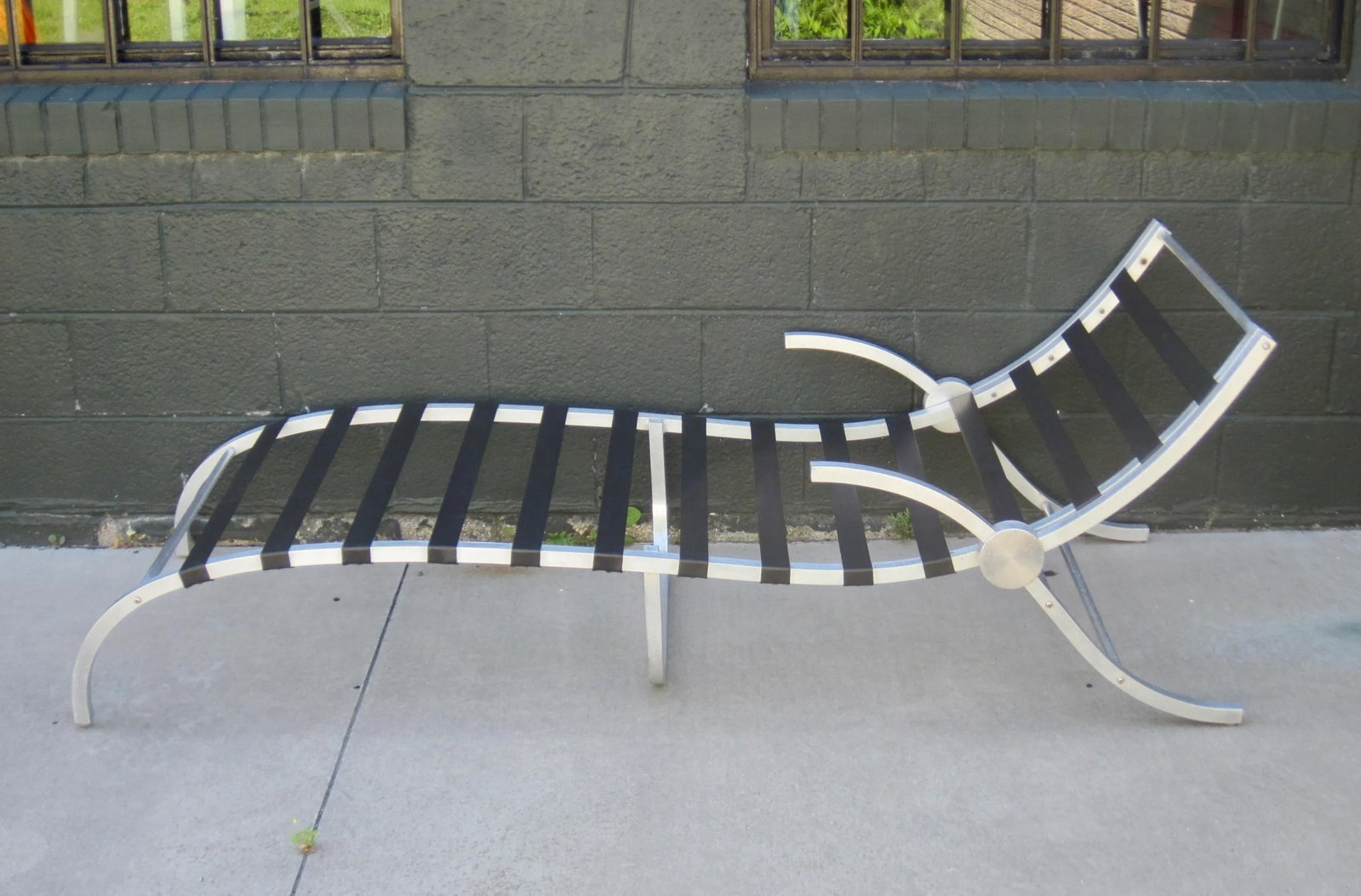 1960s Aluminum Framed Webbed Chaise Lounge - 6