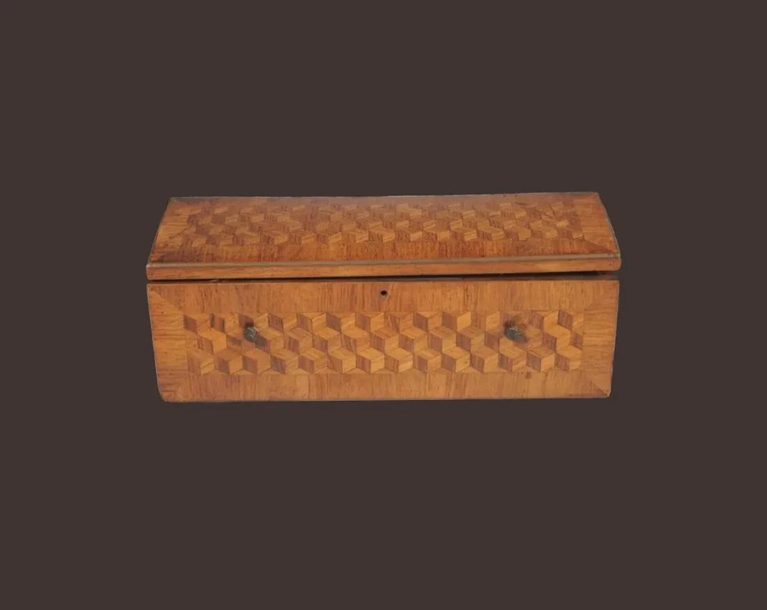Trompe l'Oeil Marquetry Lidded Box - 3