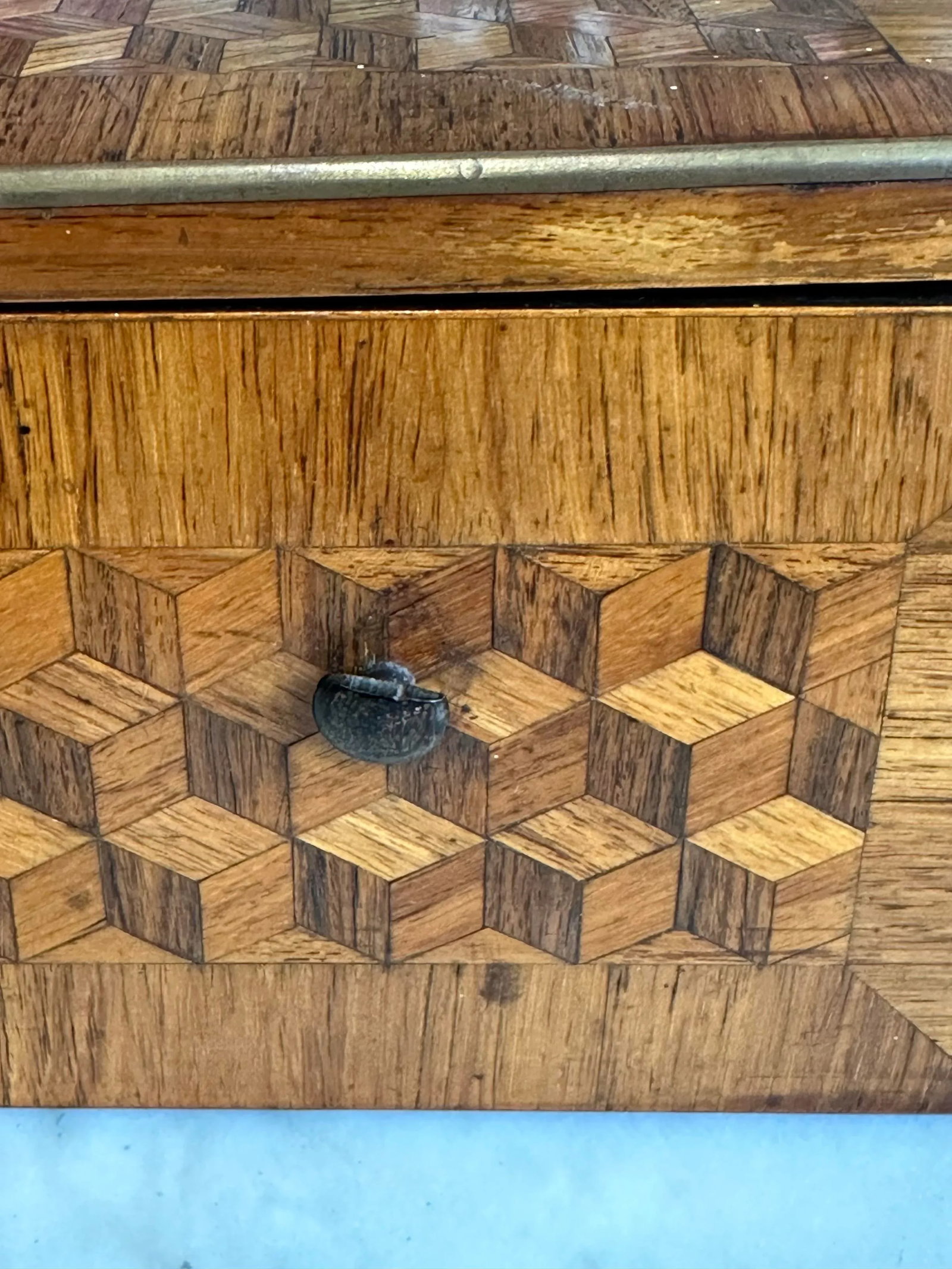 Trompe l'Oeil Marquetry Lidded Box - 8