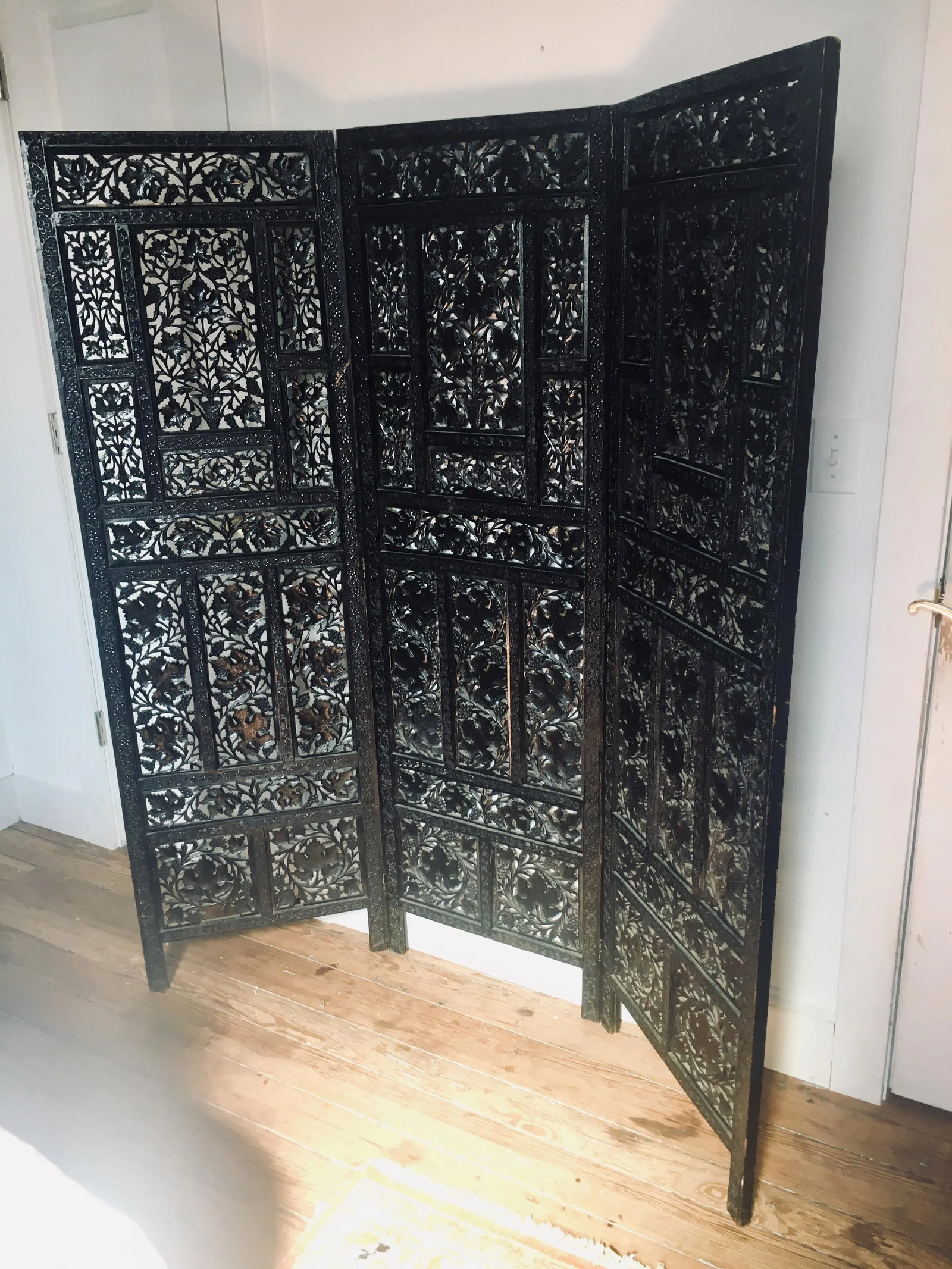 Aesthetic Movement Style Ebonized Tri-Panel Folding Screen - 2