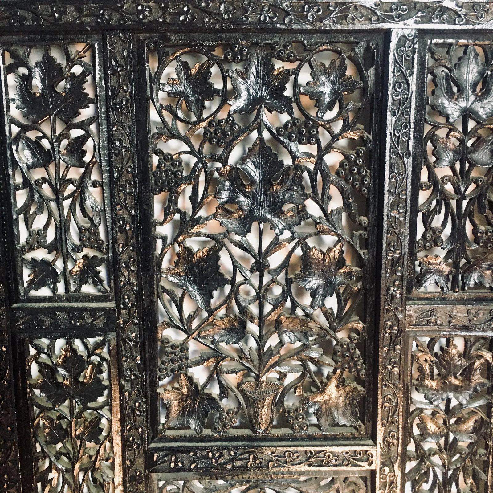 Aesthetic Movement Style Ebonized Tri-Panel Folding Screen - 4