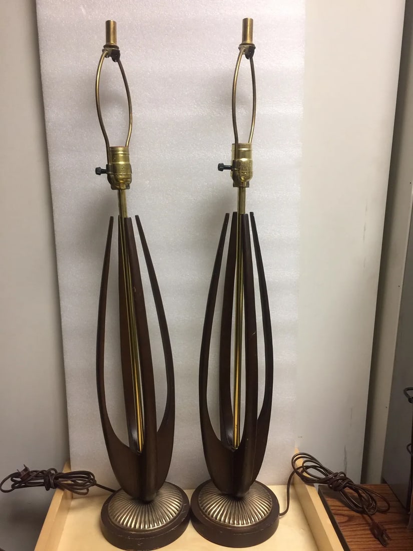 Mid 20th Century Mid-Century Modern Lamps - a Pair - 9