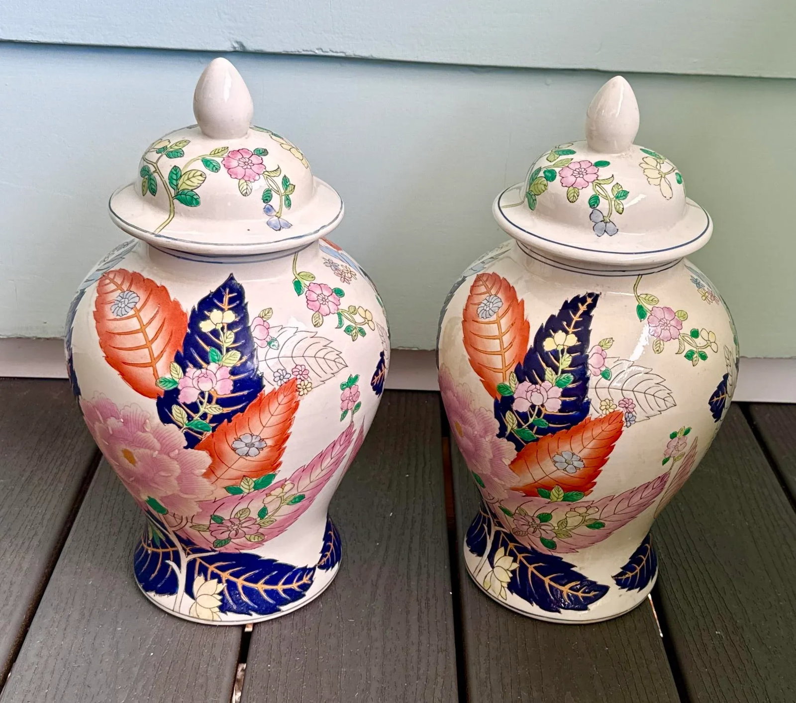 20th Century Vintage Tobacco Leaf Lidded Temple / Ginger Jars - 3