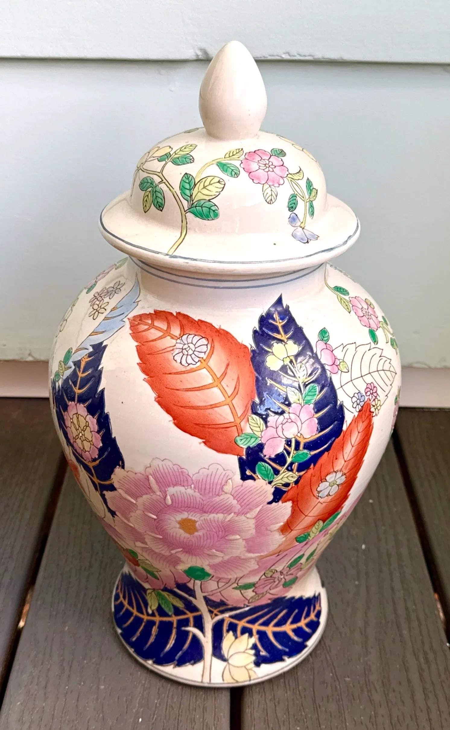 20th Century Vintage Tobacco Leaf Lidded Temple / Ginger Jars - 4