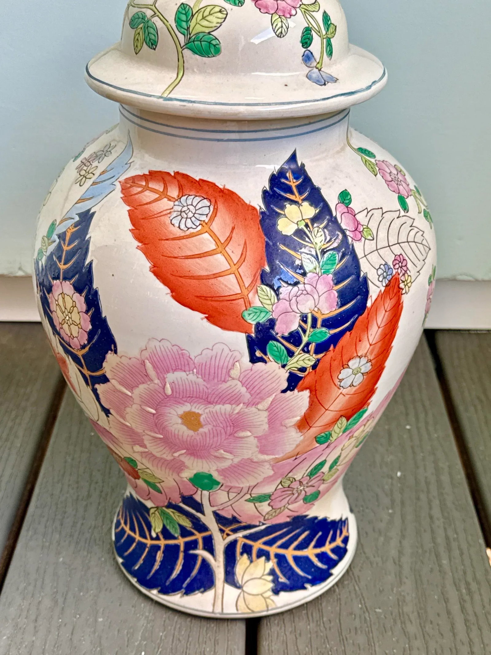 20th Century Vintage Tobacco Leaf Lidded Temple / Ginger Jars - 7