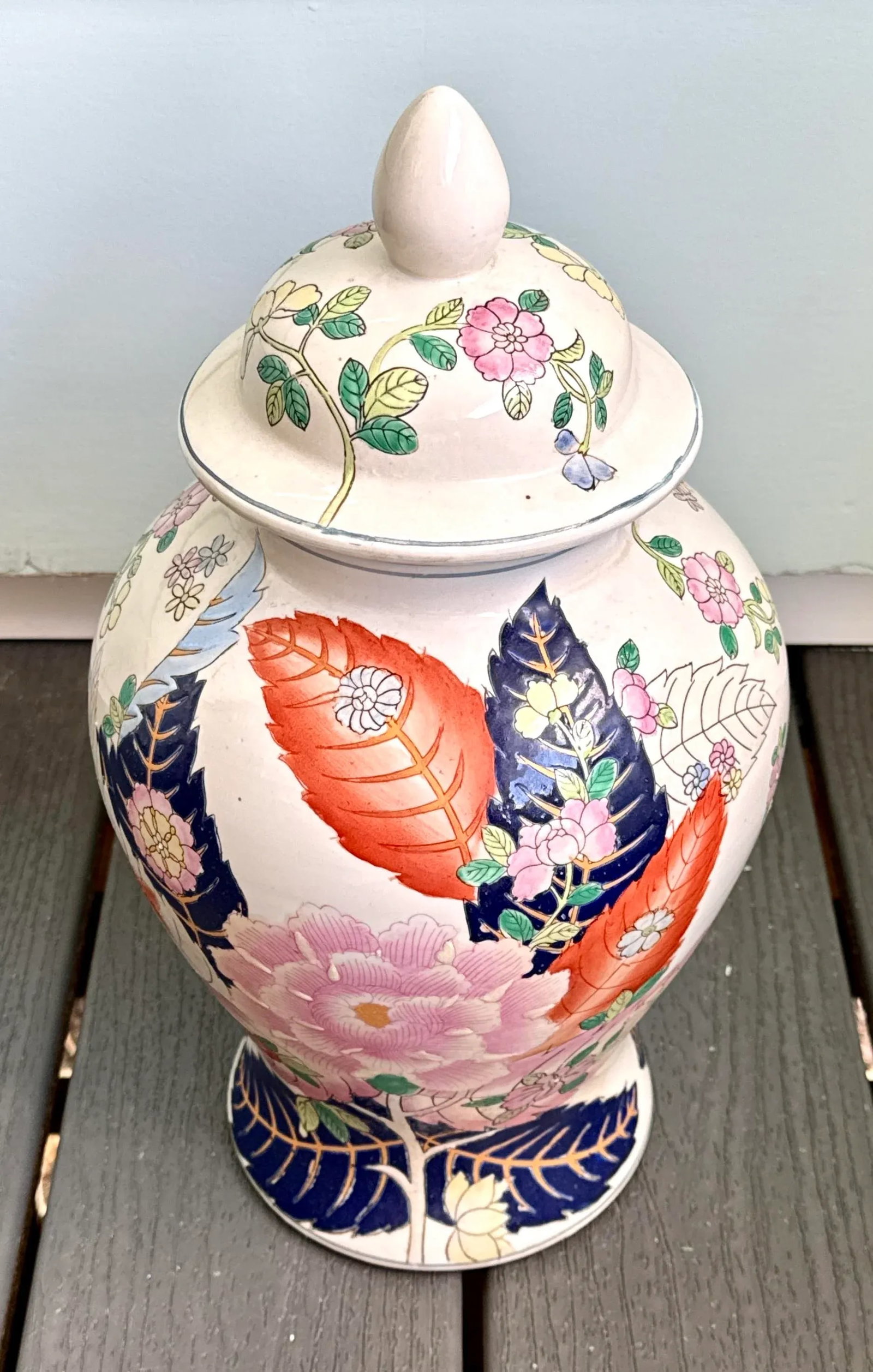 20th Century Vintage Tobacco Leaf Lidded Temple / Ginger Jars - 8