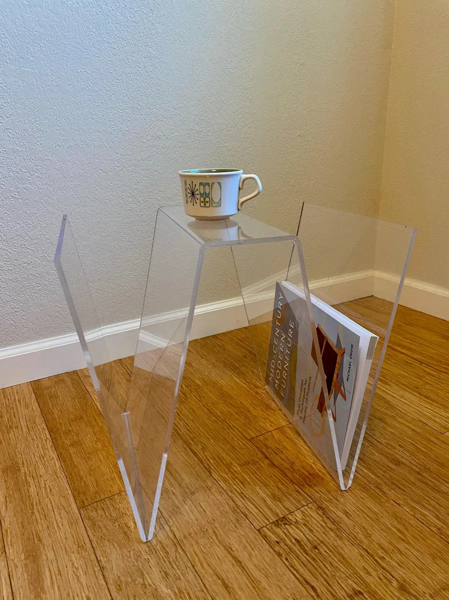 Mid Century Modern Bent Lucite Magazine Rack - 4
