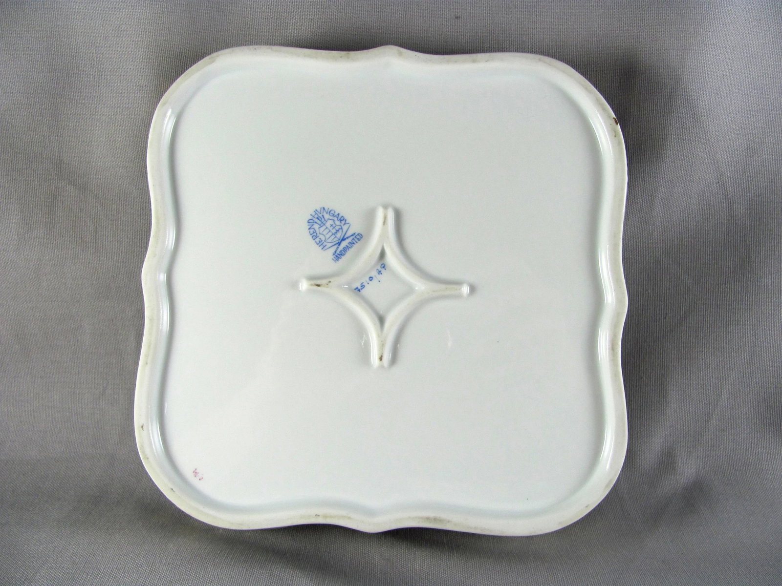 7" Herend Chinese Bouquet Raspberry Square Openwork Gallery Tray - 4