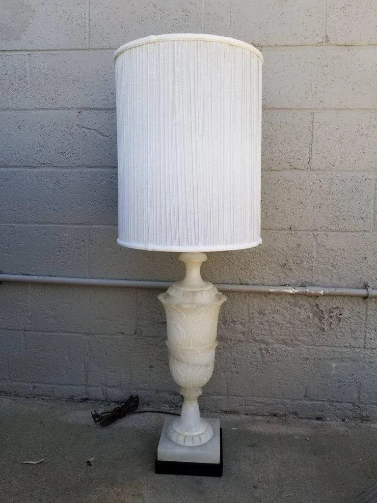Large-Scale Alabaster Table Lamp - 2