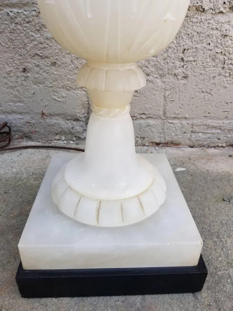Large-Scale Alabaster Table Lamp - 4