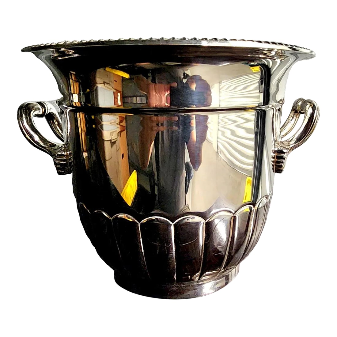 Frank Hawker Vintage Fine Silver Plate Champagne Bucket With Handles: Frank Hawker Vintage Fine Silver Plate Champagne Ice Bucket w/Handles Hand Chased Silver on Copper. Maker Mark on Bottom Made in England English Tableware: Excellent Quality Craftmanship Dimensions: