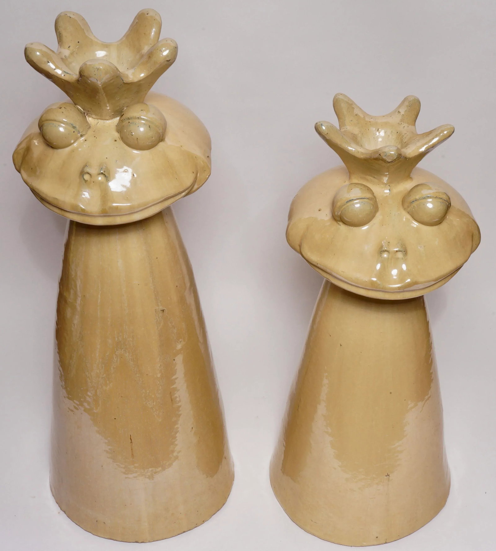 Vintage King Frog Garden Statues - Set of 2 - 11